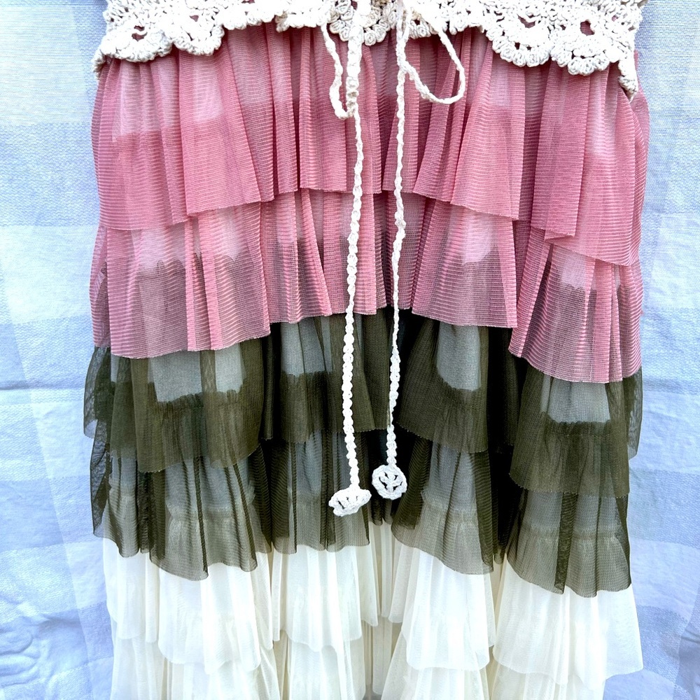 J Gee Crochet ruffle Dress size large - Picture 3 of 9